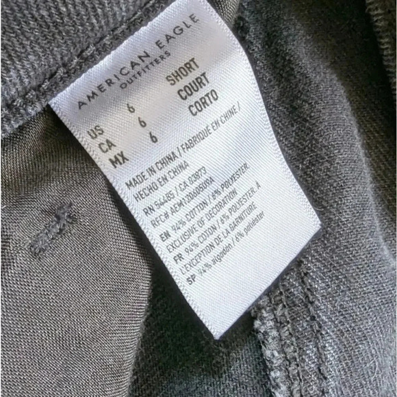 American Eagle Mom Straight Leg Denim Jeans Gray Distressed 6 Short - Picture 2 of 7